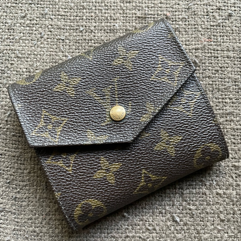 Louis Vuitton compact wallet vintage